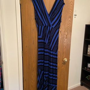 Maternity dress by motherhood maternity